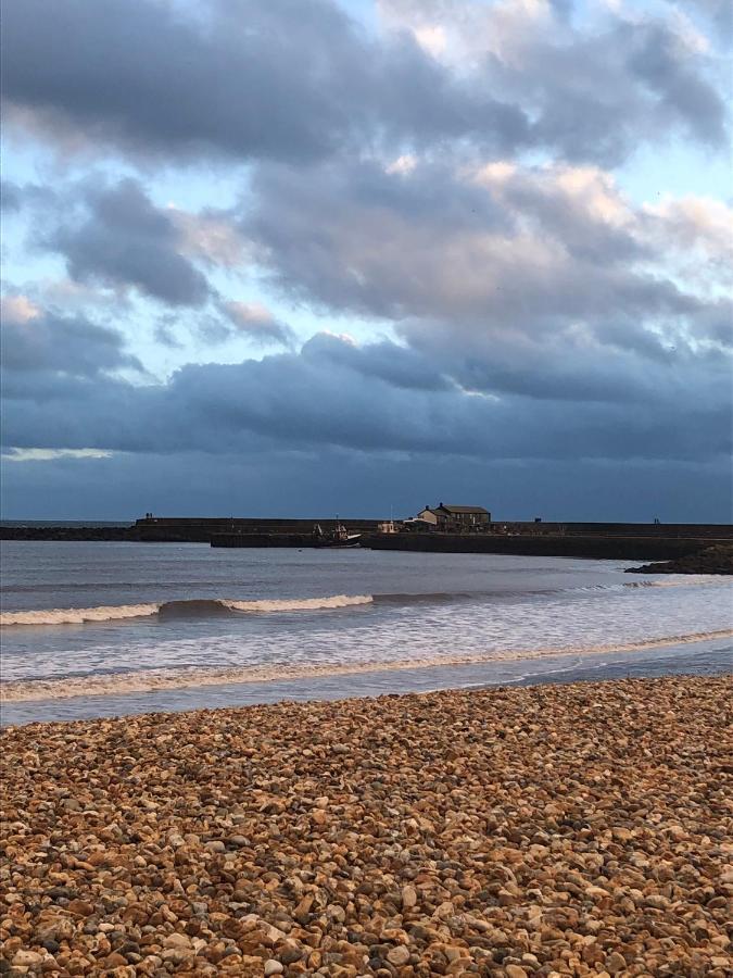 Light And Airy Central Lyme Regis Appartment With Parking Eksteriør bilde