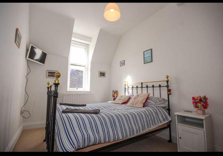Light And Airy Central Lyme Regis Appartment With Parking Eksteriør bilde