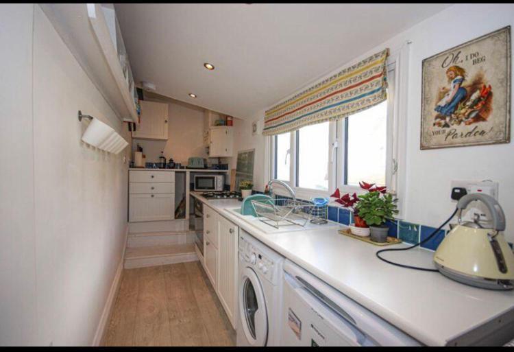Light And Airy Central Lyme Regis Appartment With Parking Eksteriør bilde